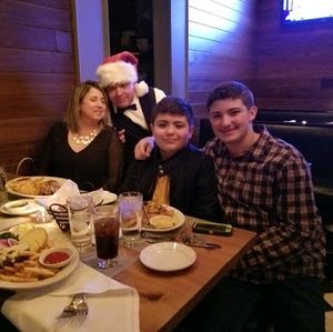 Meet your Posher, Eduardo